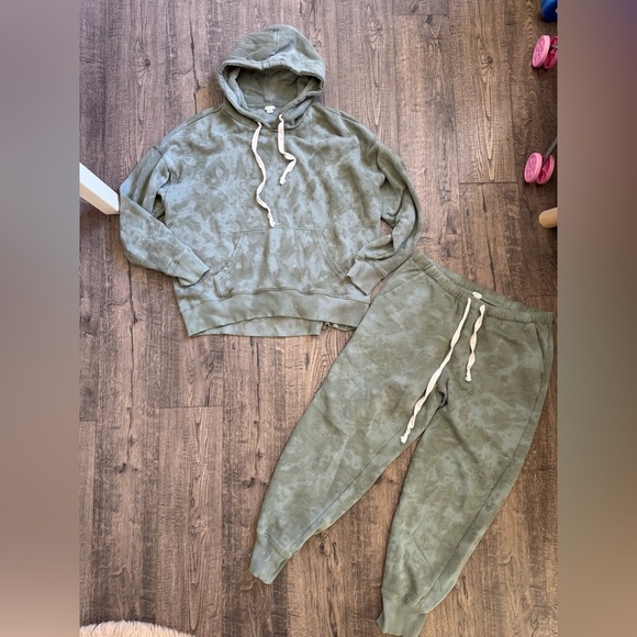 Aerie Sage Green Tie Dye Sweats Set- Medium - Picture 4 of 9